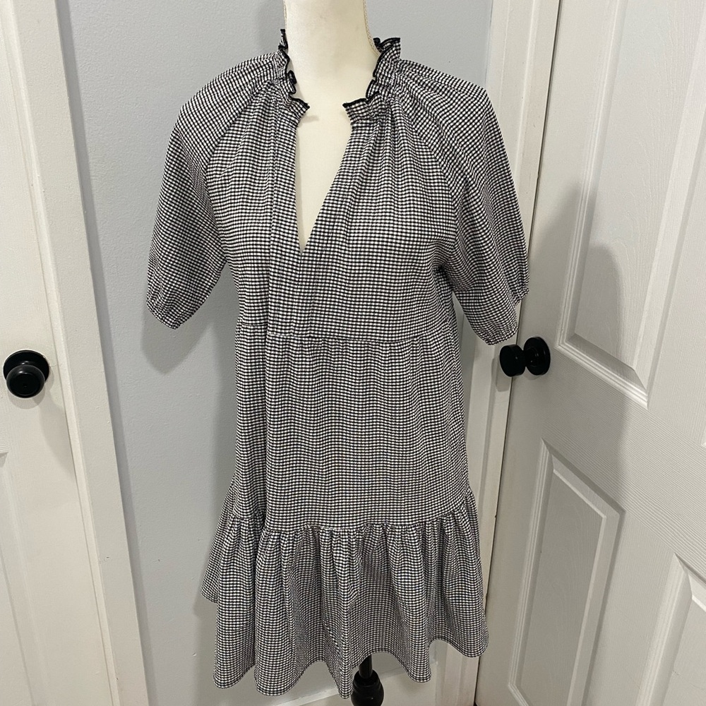 Steve Madden black and white mini dress